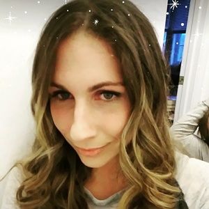 Meet your Posher, Caila